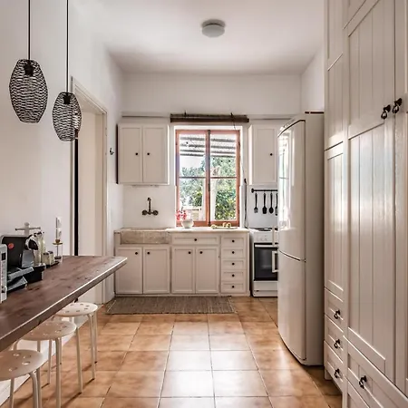 Gioia - Secret Gem With Private Garden Villa