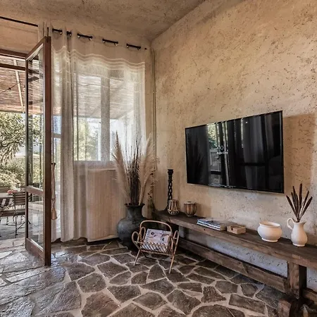 Gioia - Secret Gem With Private Garden