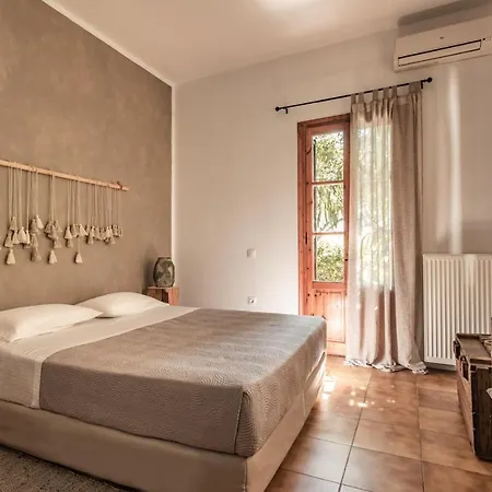 Villa Gioia - Secret Gem With Private Garden Katastarion
