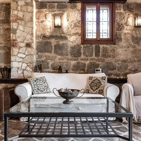 Villa Gioia - Secret Gem With Private Garden Villa *