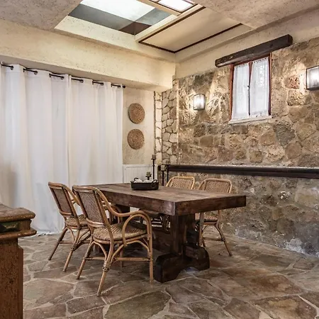 Gioia - Secret Gem With Private Garden Villa