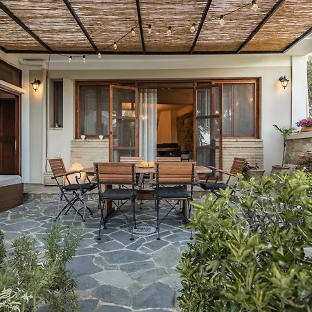 Villa Villa Gioia - Secret Gem With Private Garden Katastarion