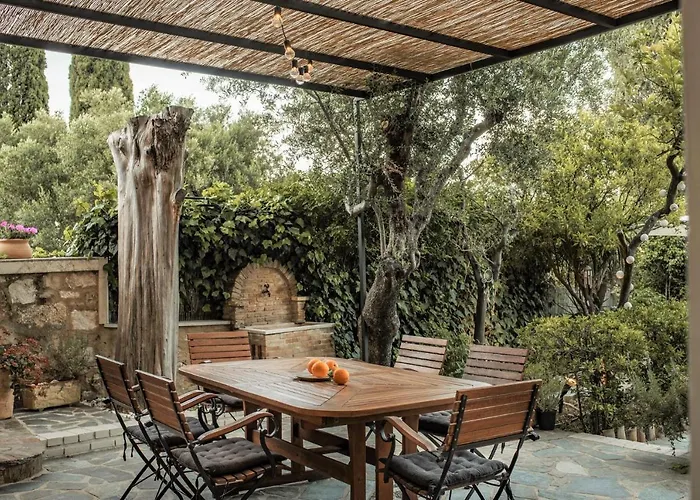 Gioia - Secret Gem With Private Garden Vilă